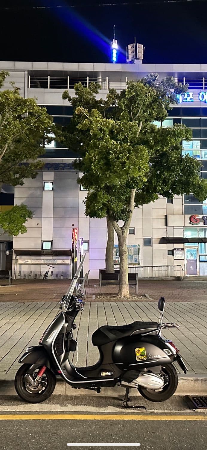 베스파 GTS 300 슈퍼스포츠 4