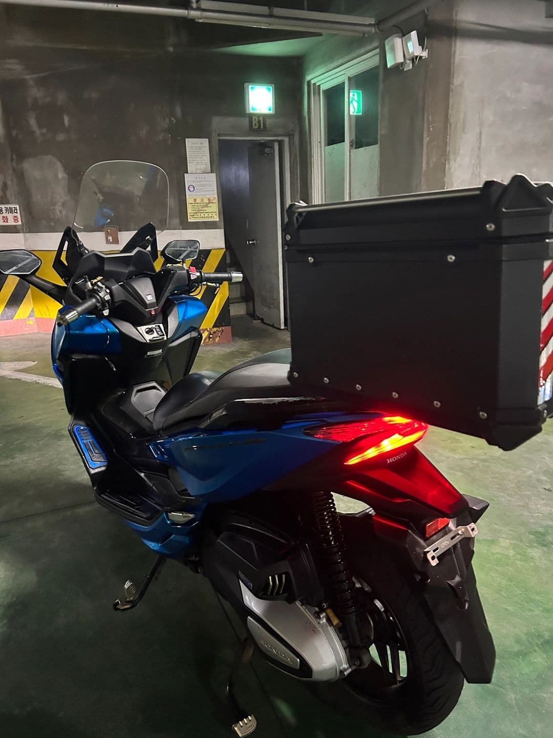 혼다 포르자 350 4