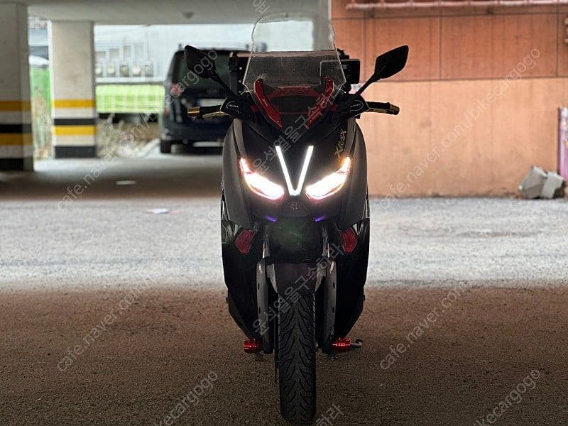 야마하 XMAX 300 ABS 3