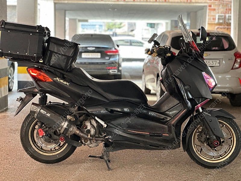 야마하 XMAX 300 ABS 9