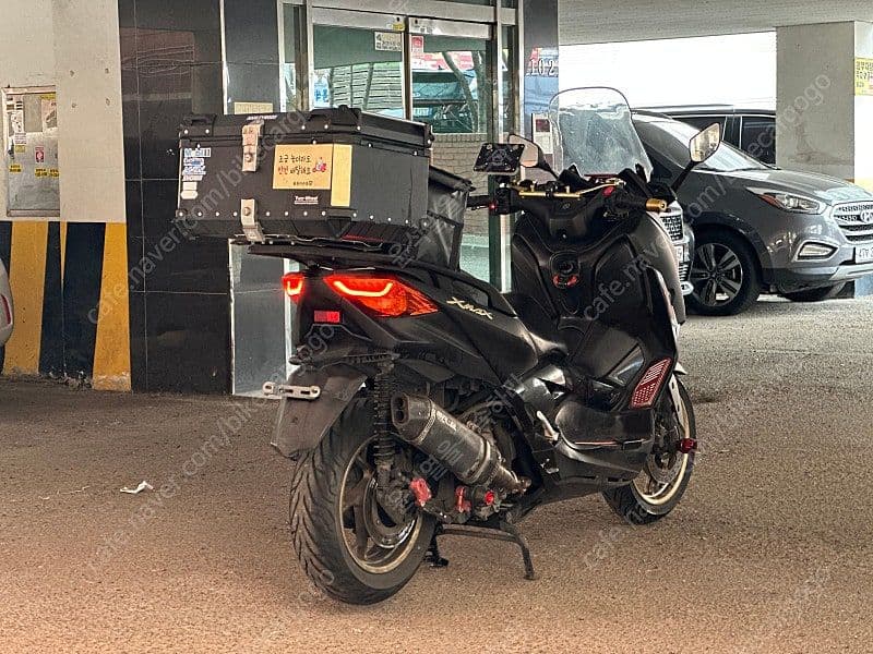 야마하 XMAX 300 ABS 8