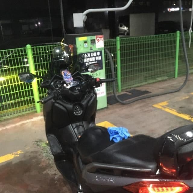 야마하 XMAX 300 ABS 2