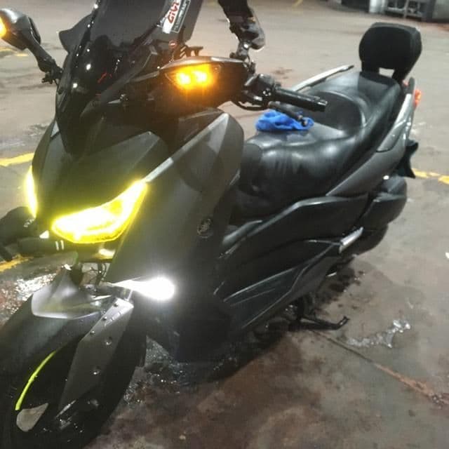 야마하 XMAX 300 ABS 1