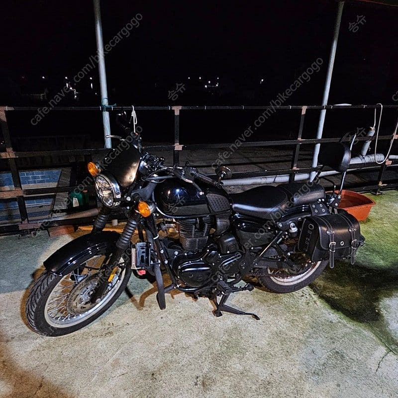 베넬리 임페리알레 400 ABS 1