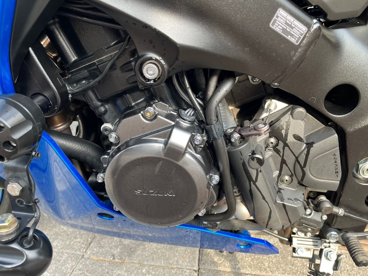 스즈키 GSX S 1000 GT 4