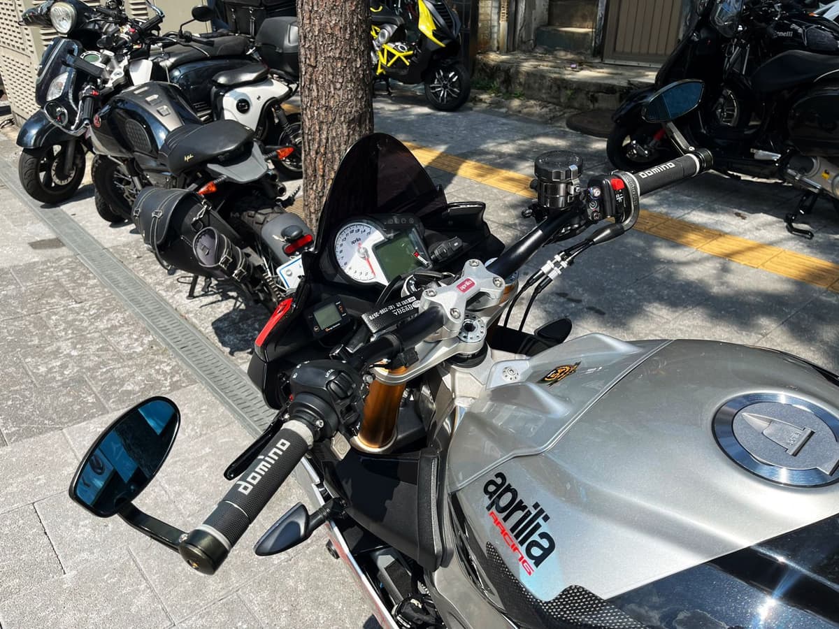 아프릴리아 투오노 V 4 1100 팩토리 more