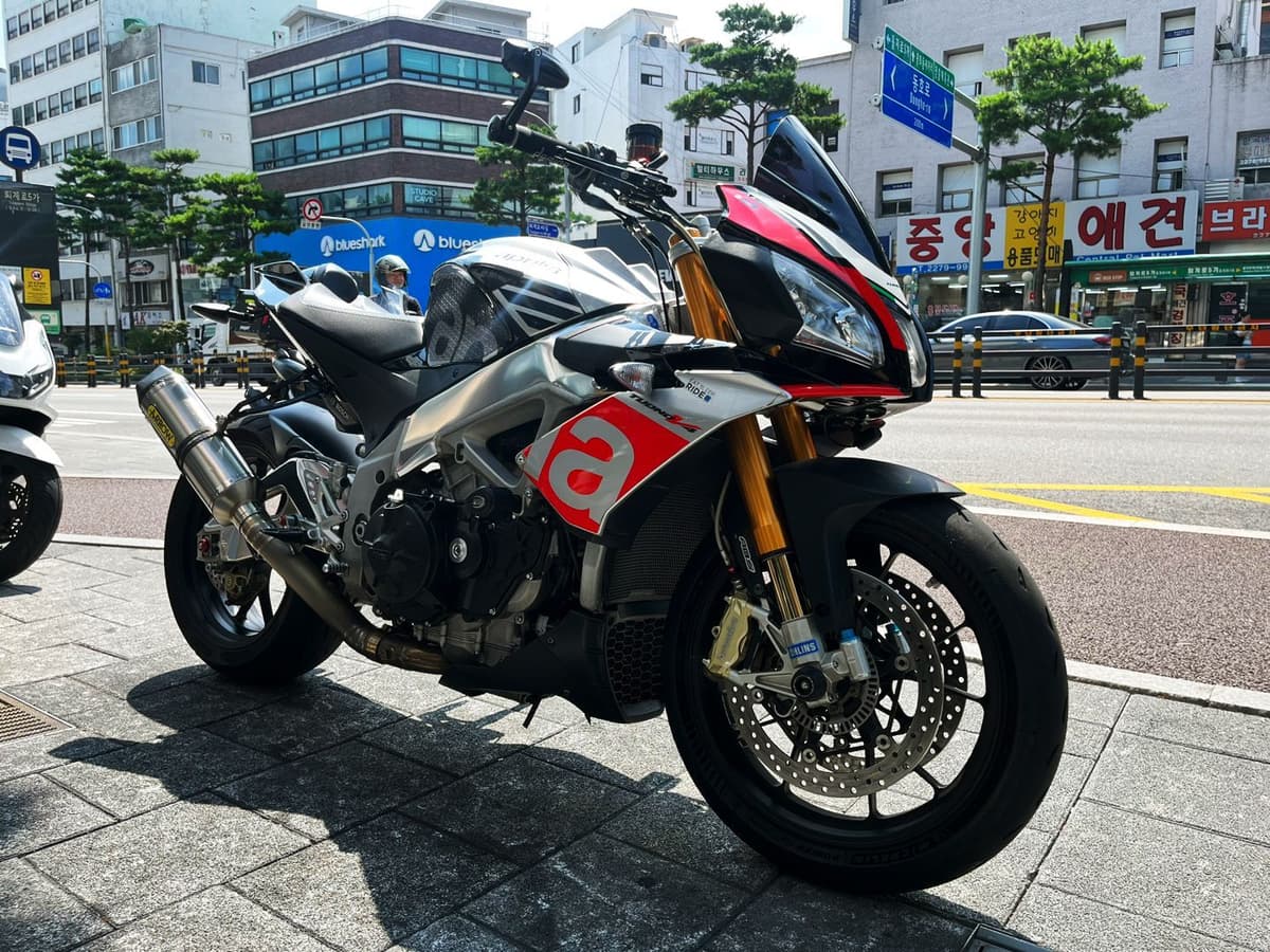 아프릴리아 투오노 V 4 1100 팩토리 1