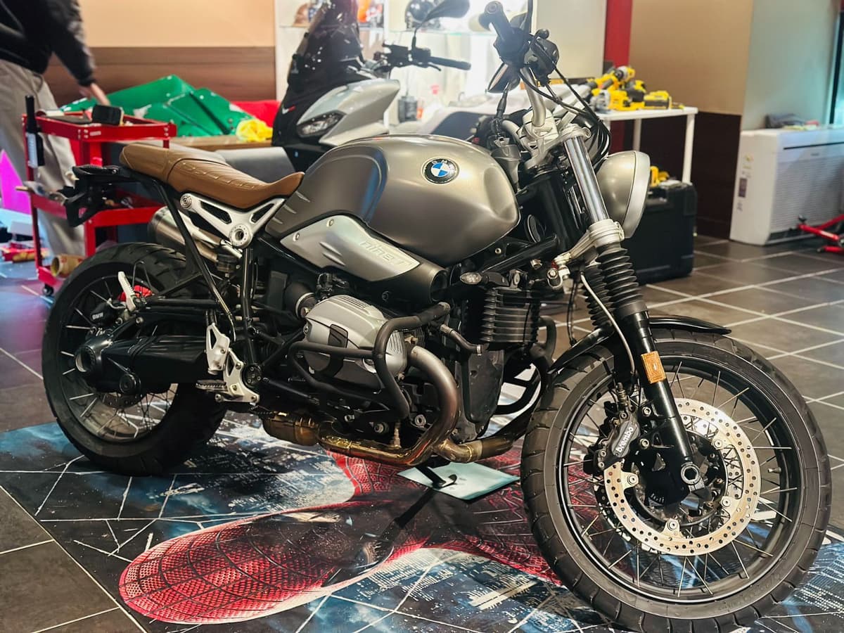 BMW R nine T 스크램블러 4