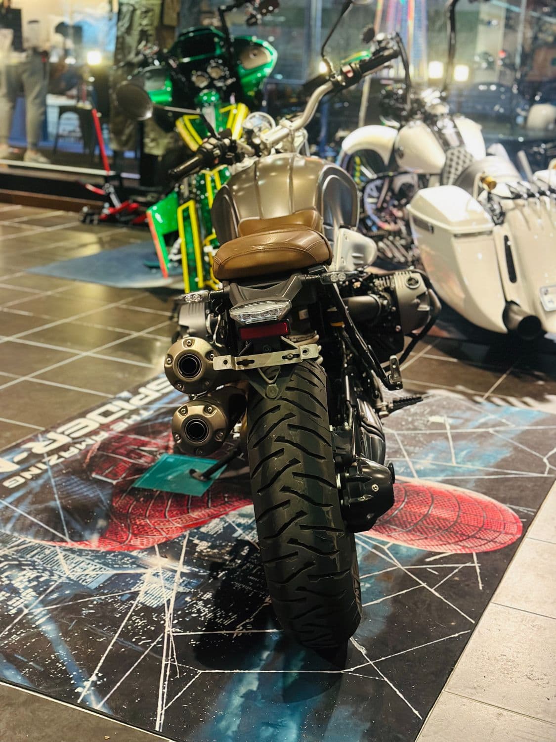 BMW R nine T 스크램블러 7