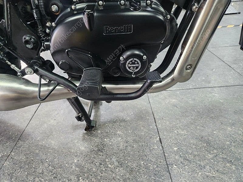 베넬리 임페리알레 400 ABS 5