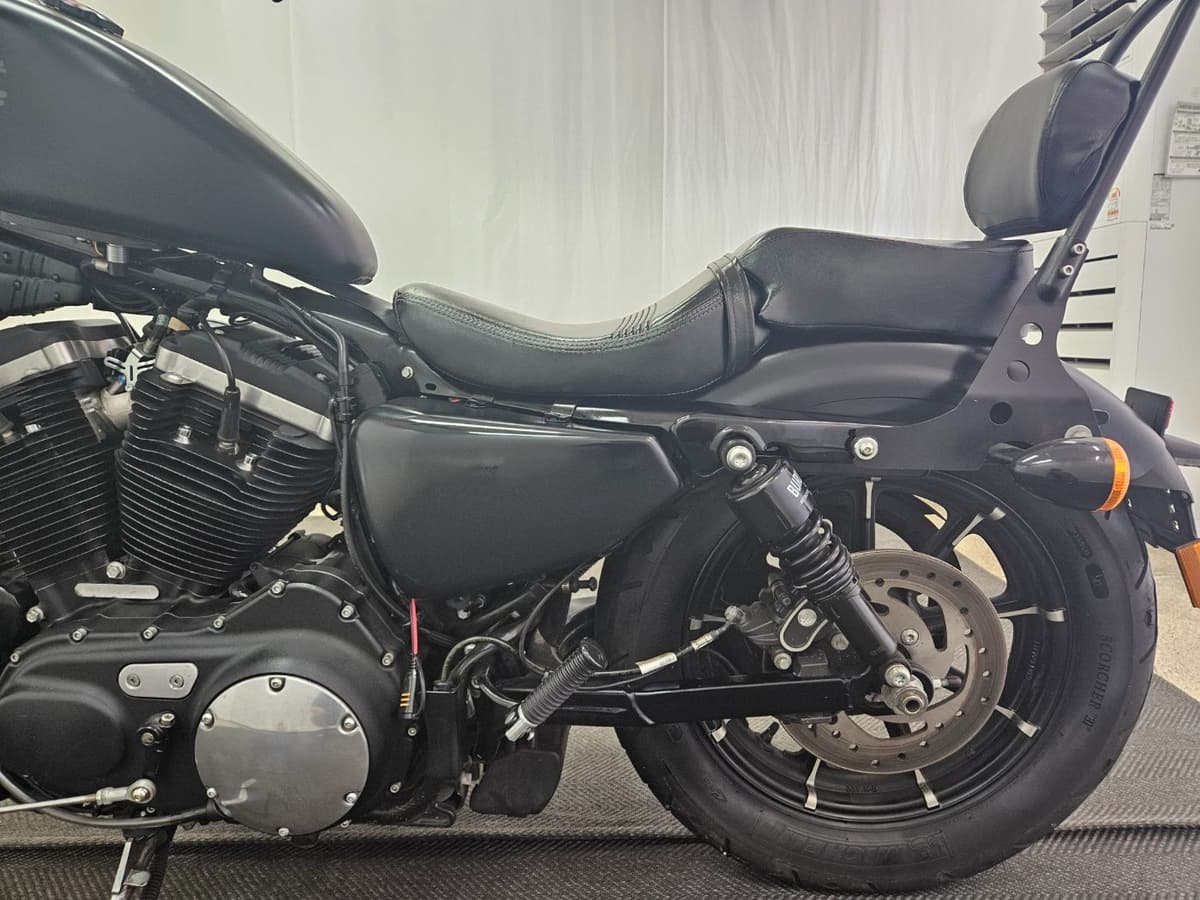 할리데이비슨 아이언 883 more