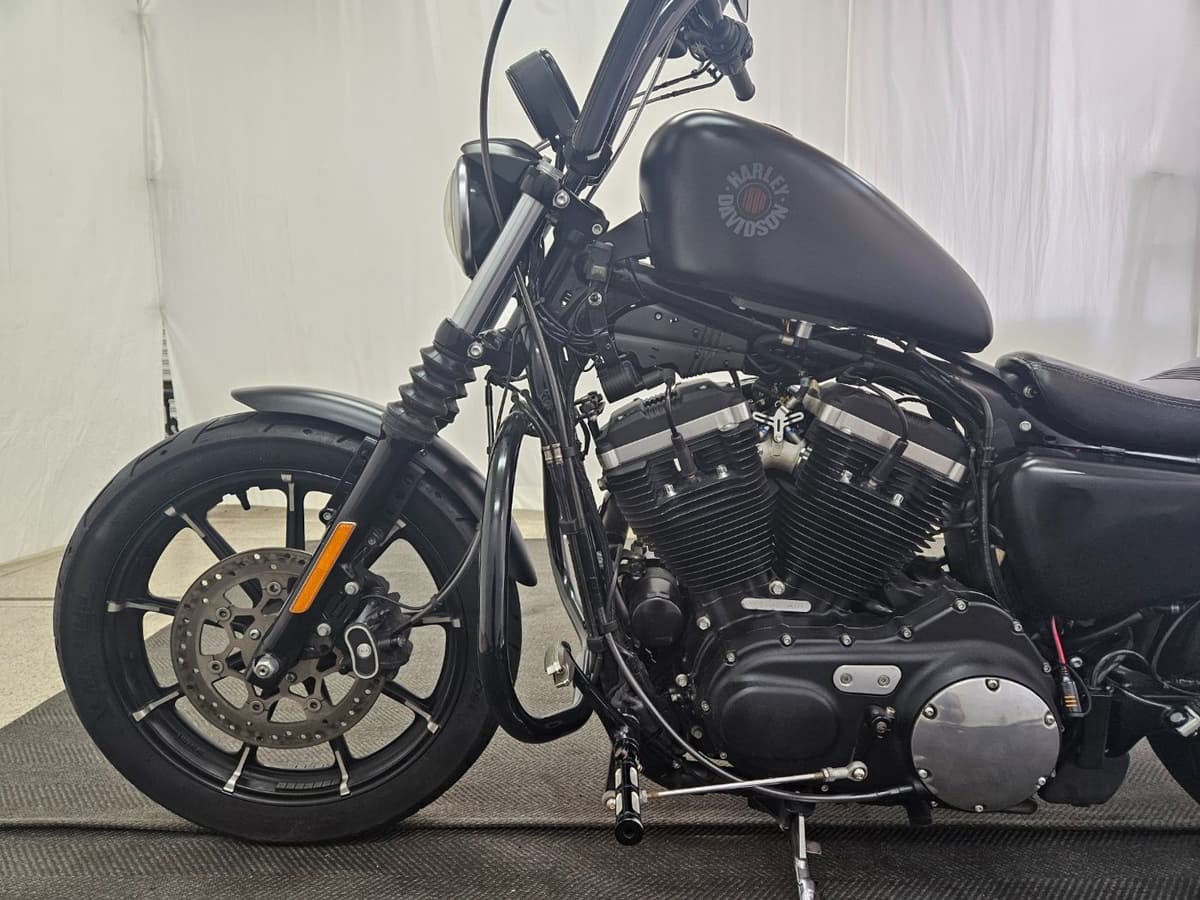 할리데이비슨 아이언 883 7