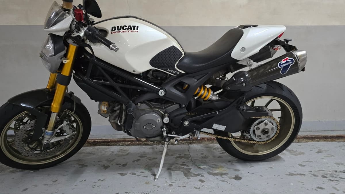 두카티 몬스터 1100 S 5
