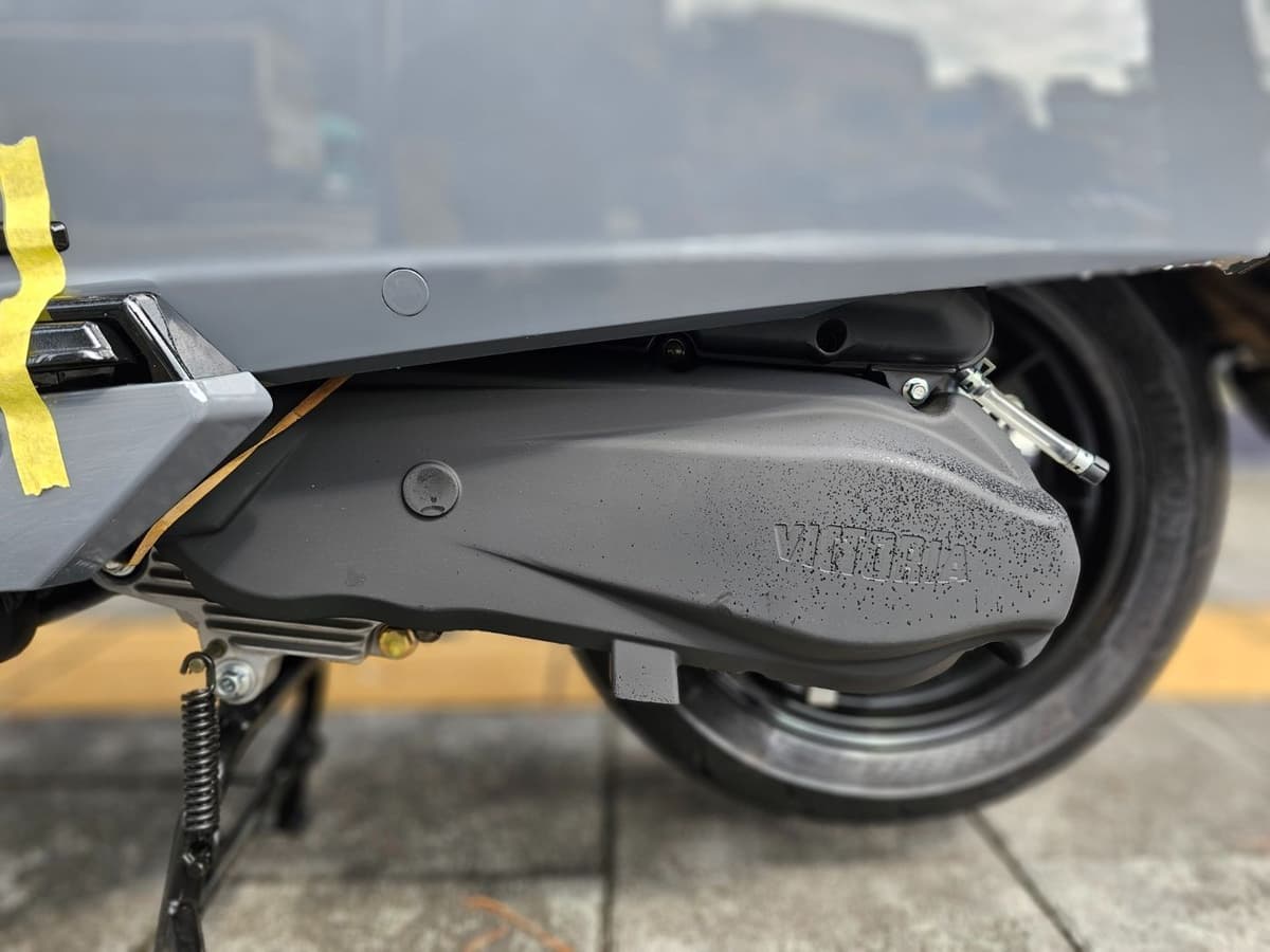 빅토리아 니키 125 5