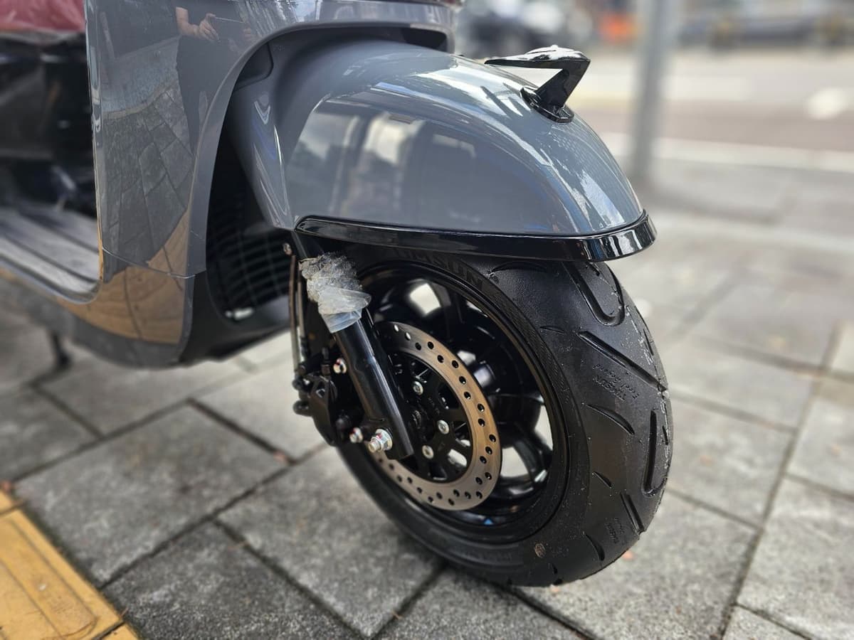 빅토리아 니키 125 9