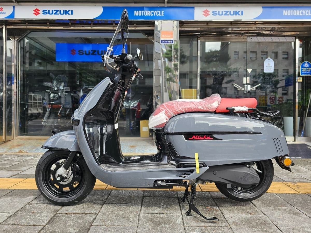 빅토리아 니키 125 2