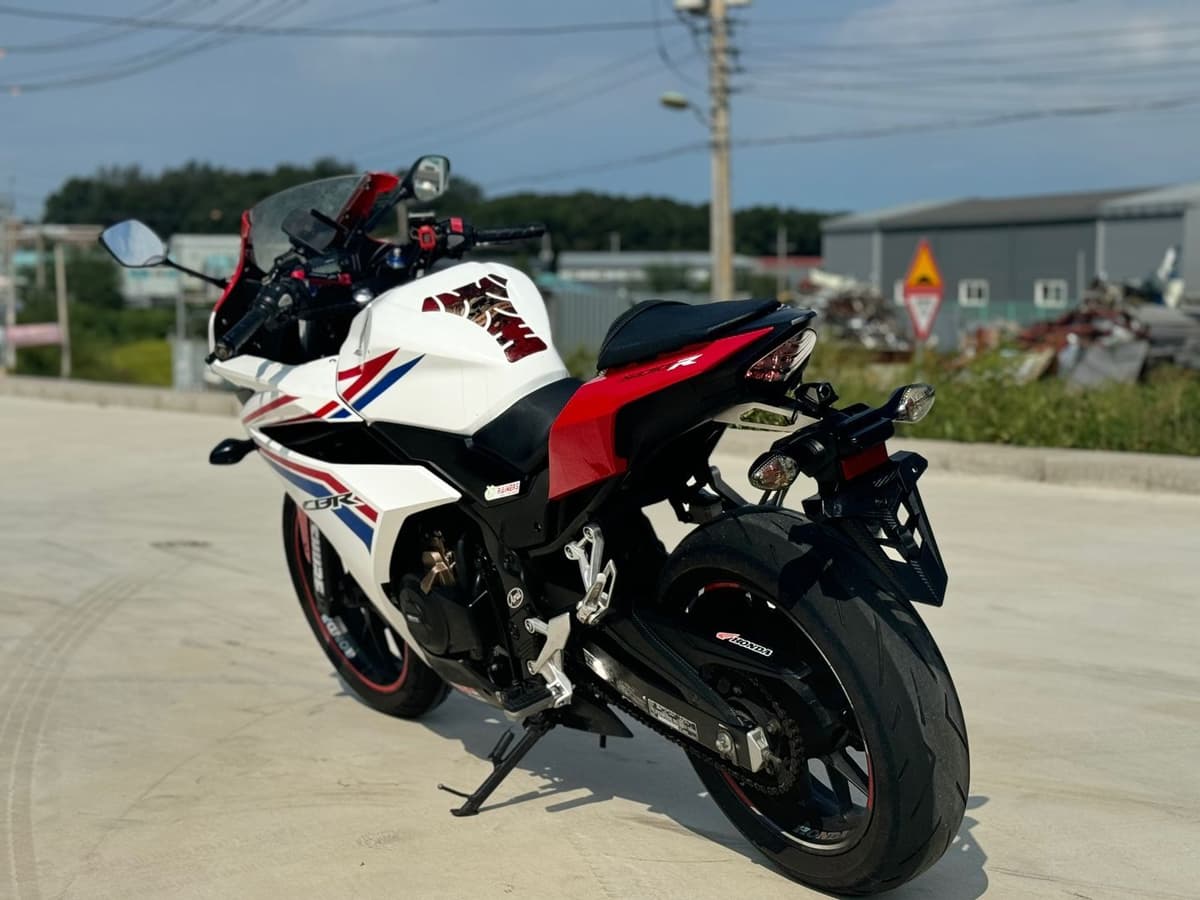 혼다 CBR 500 R more