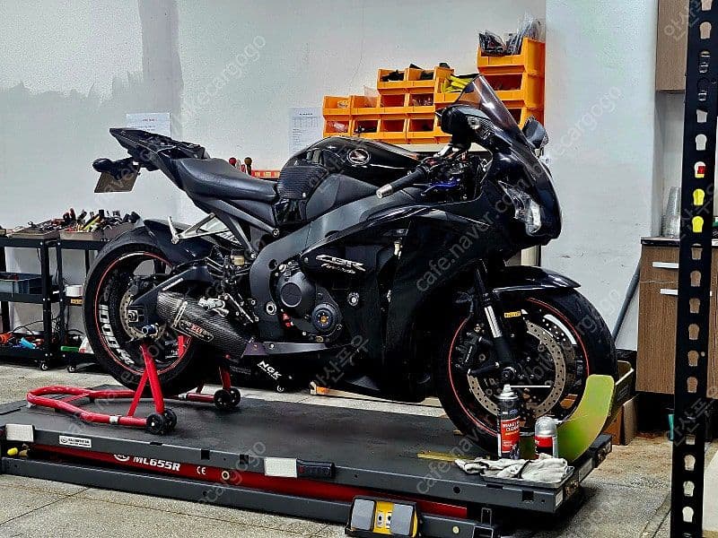 혼다 CBR 1000 RR 1