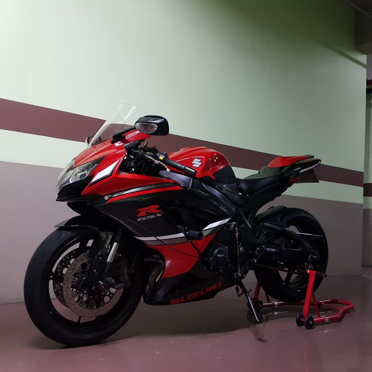 스즈키 GSX R 750 3