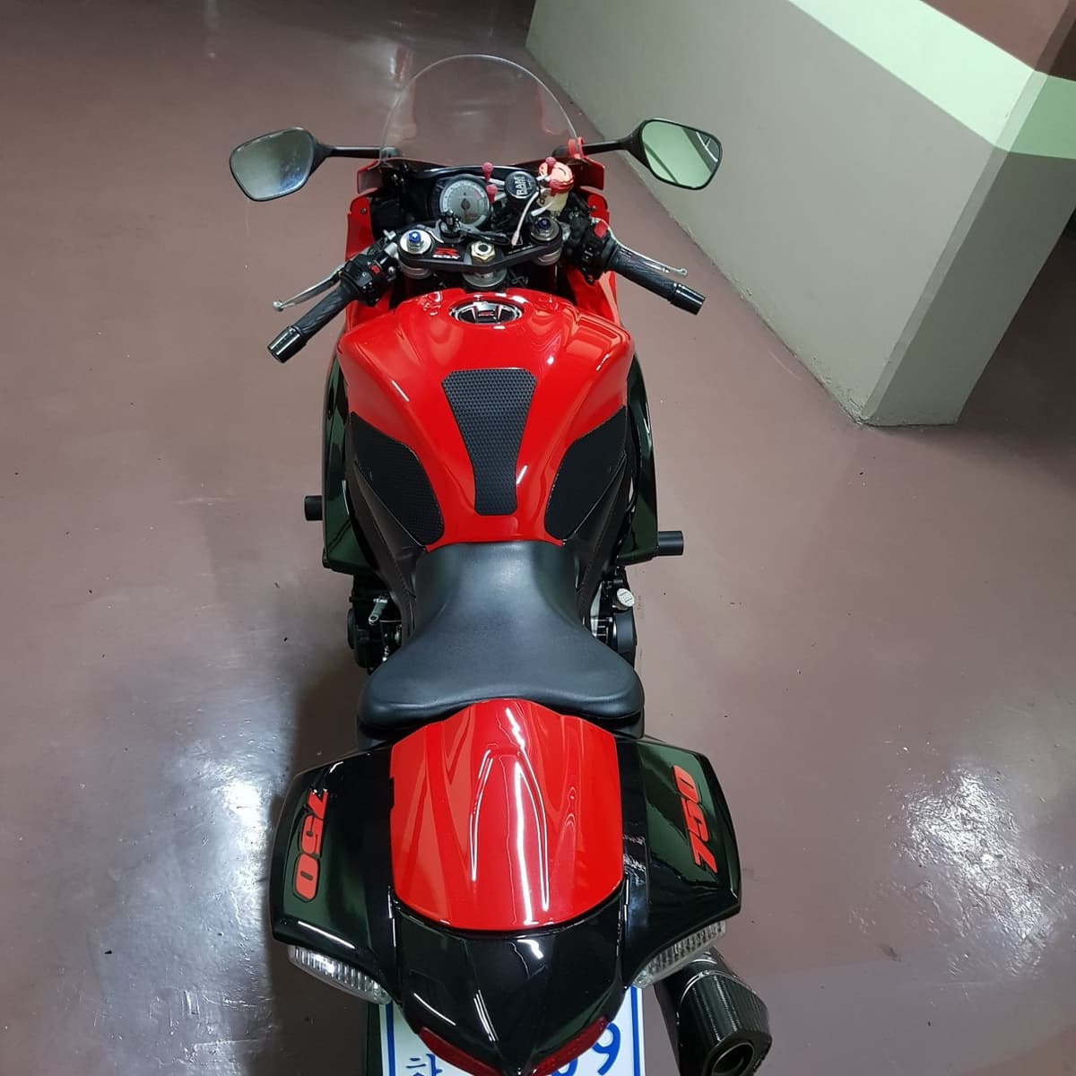 스즈키 GSX R 750 4