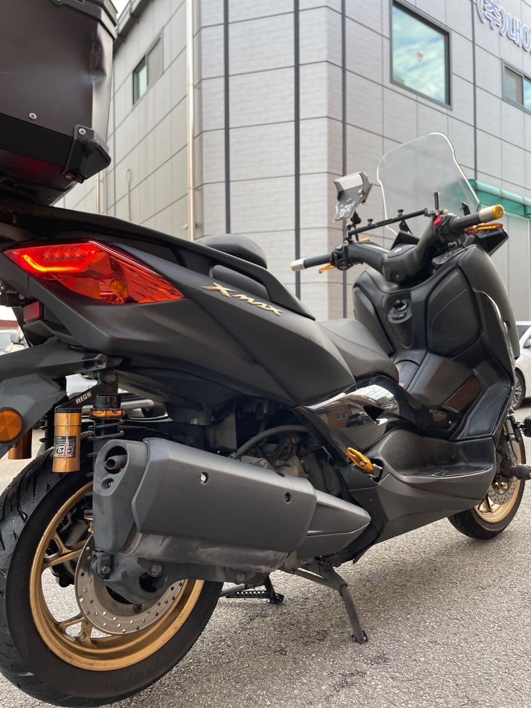 야마하 XMAX 300 ABS more