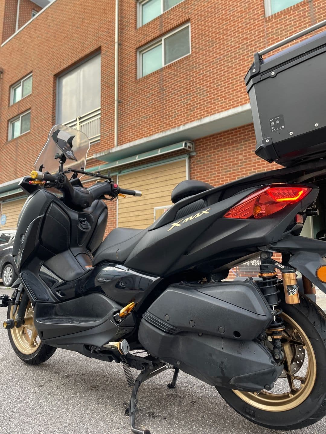 야마하 XMAX 300 ABS 8