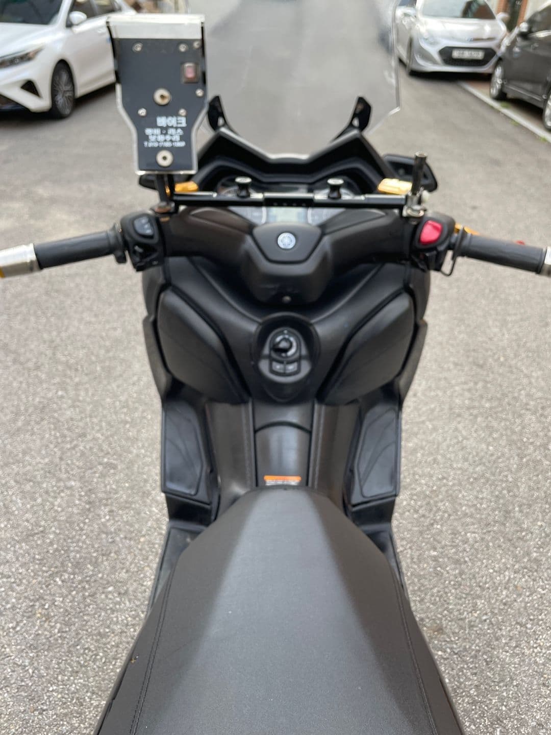 야마하 XMAX 300 ABS 9