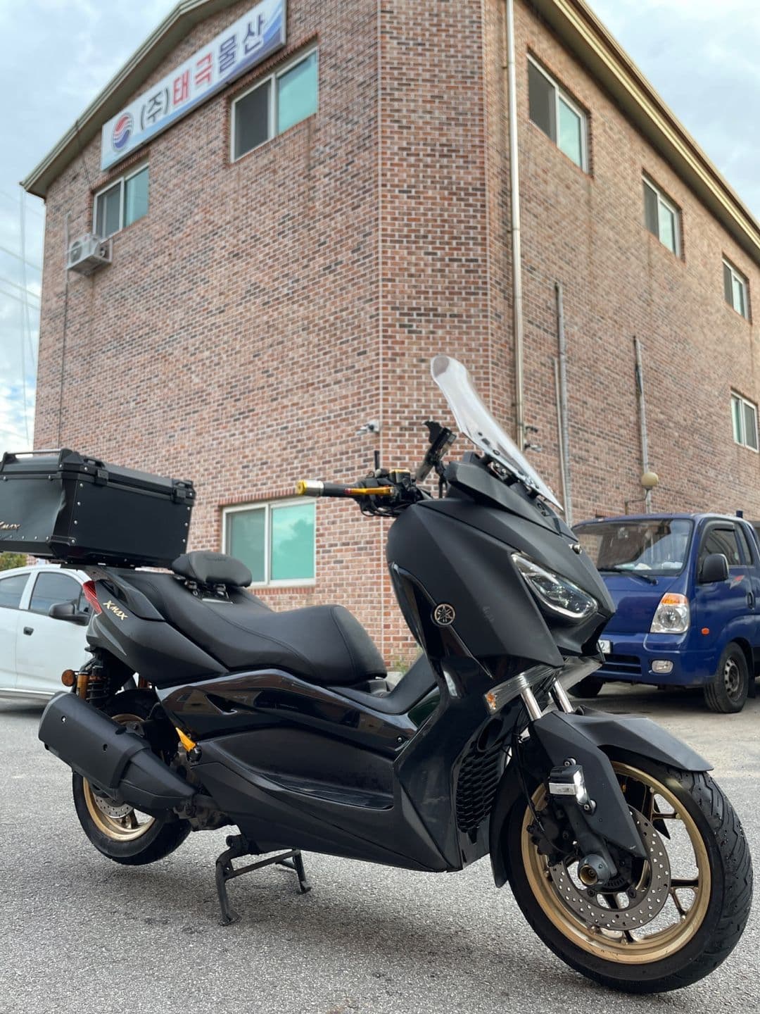 야마하 XMAX 300 ABS 1