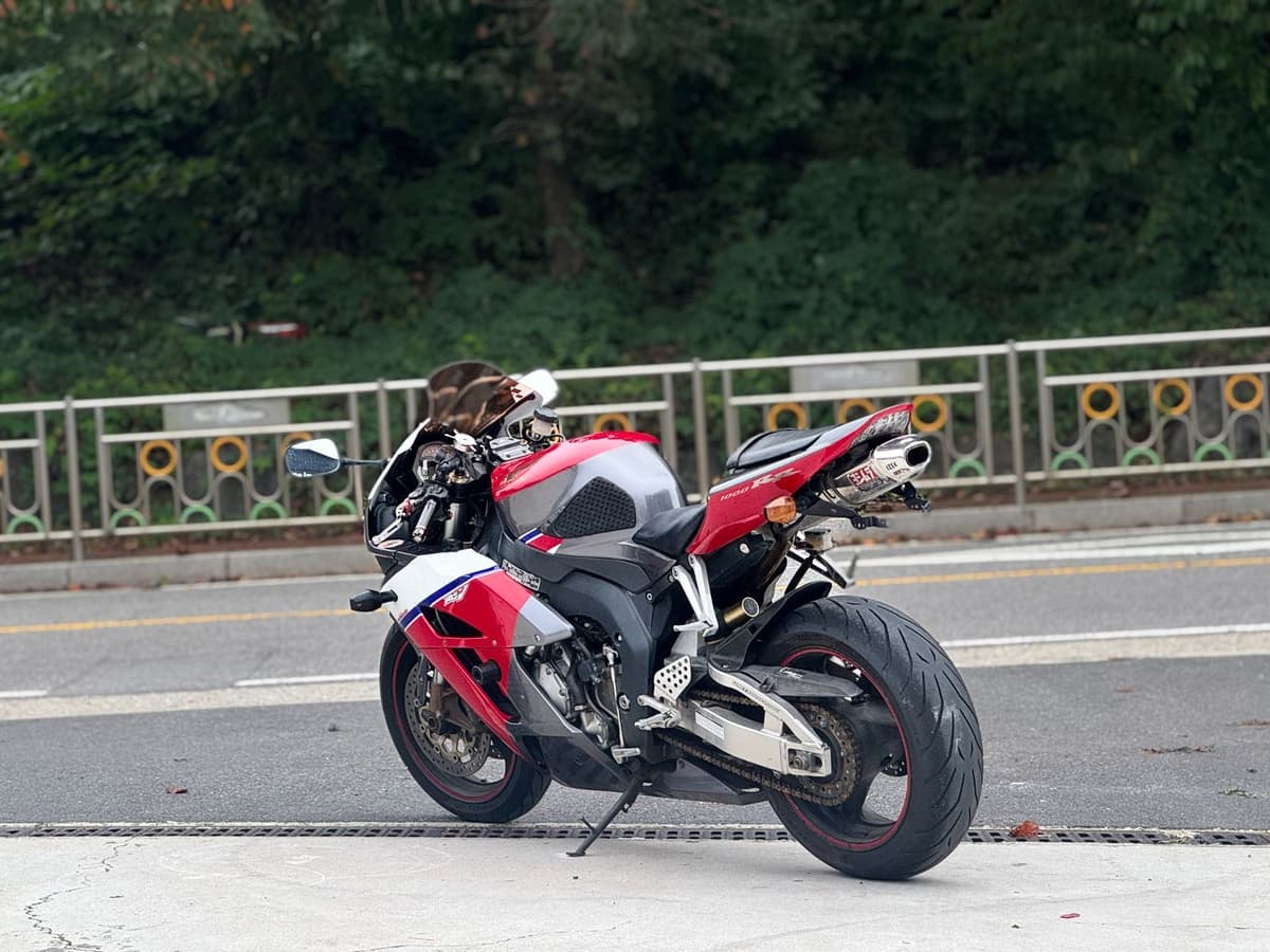 혼다 CBR 1000 RR more