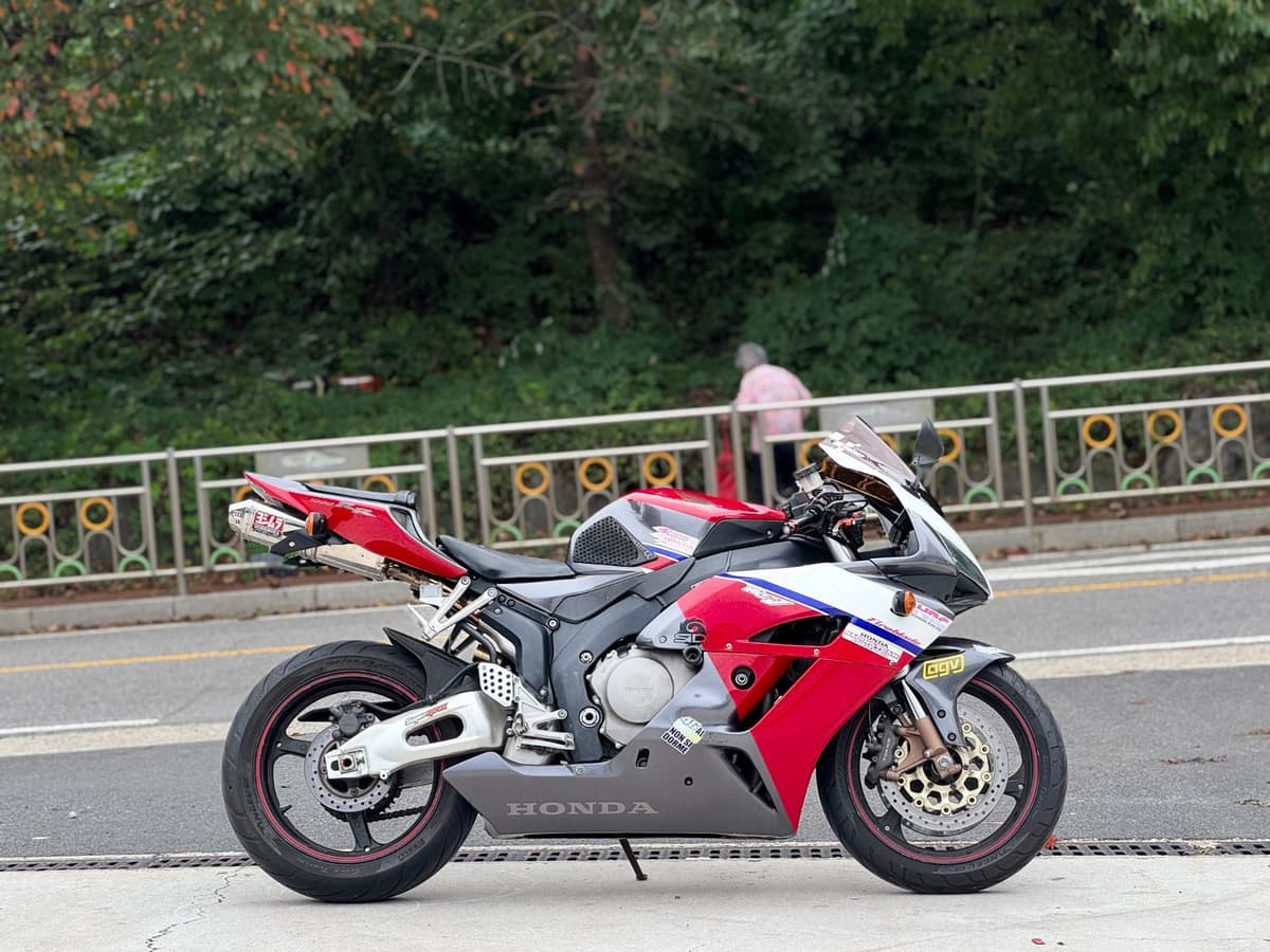혼다 CBR 1000 RR 1