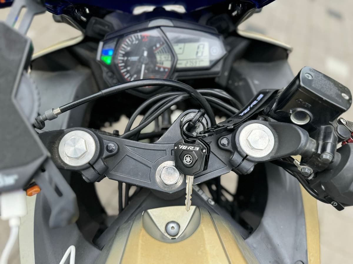 야마하 YZF R3 9