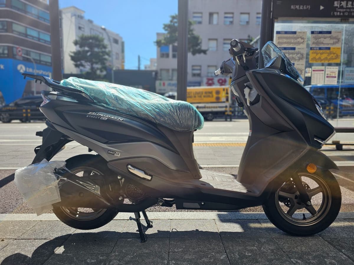 스즈키 버그만 125 8