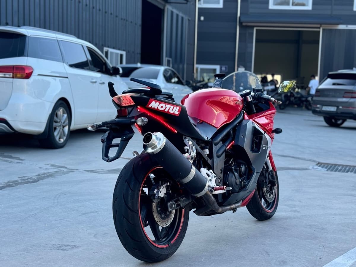 KR모터스 코멧 650 RC 5