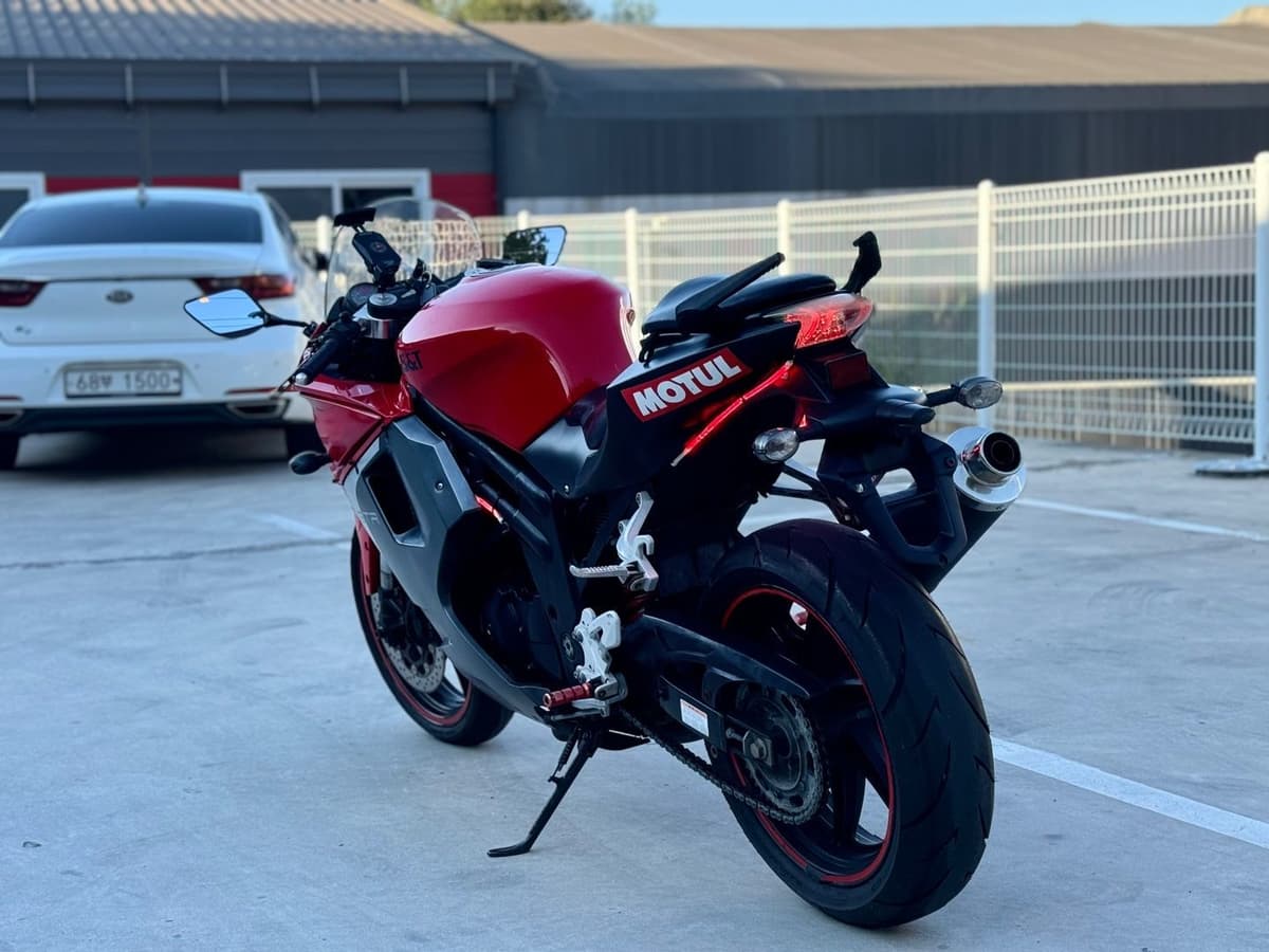 KR모터스 코멧 650 RC more