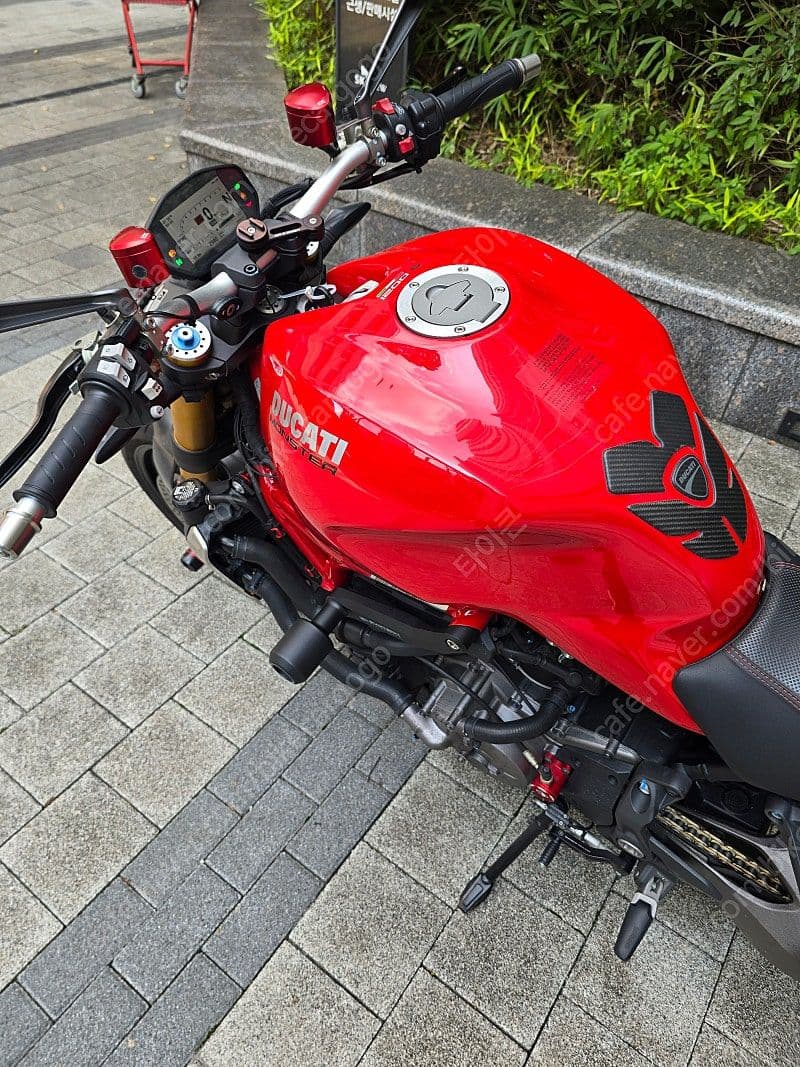 두카티 몬스터 1200 S more