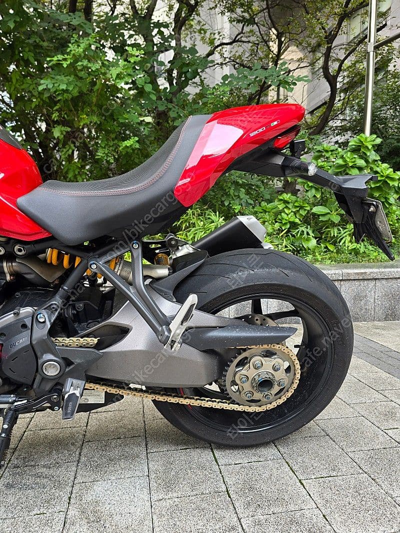두카티 몬스터 1200 S 9