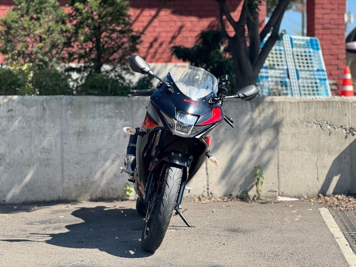 스즈키 GSX R 125 ABS 8