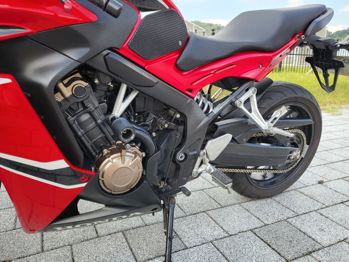 혼다 CBR 650 F 7