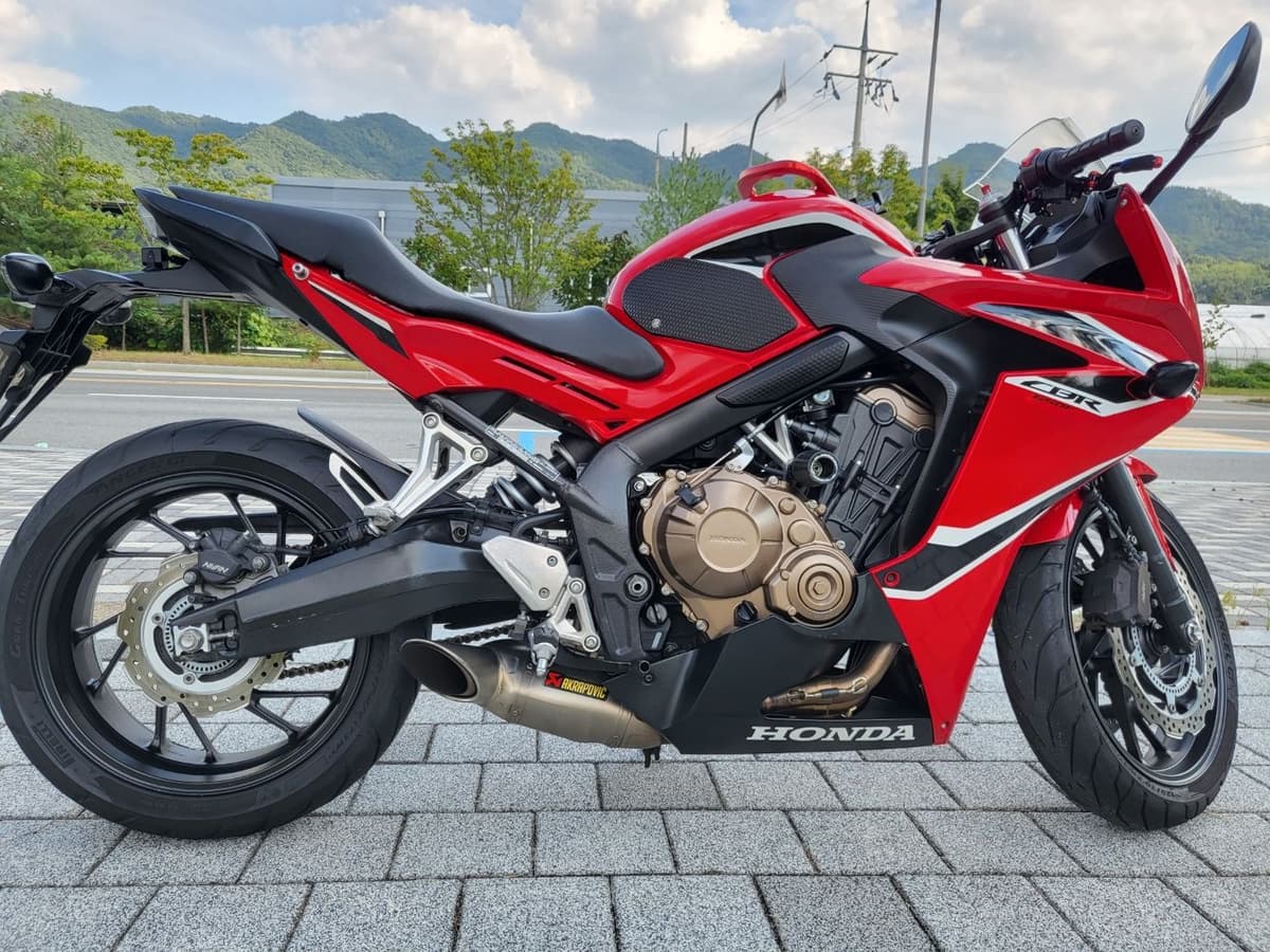 혼다 CBR 650 F 8