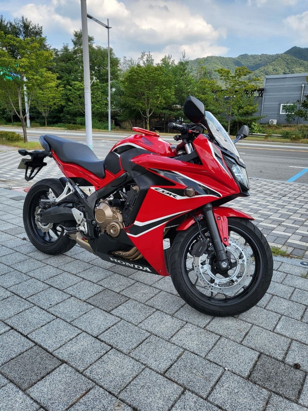 혼다 CBR 650 F 9