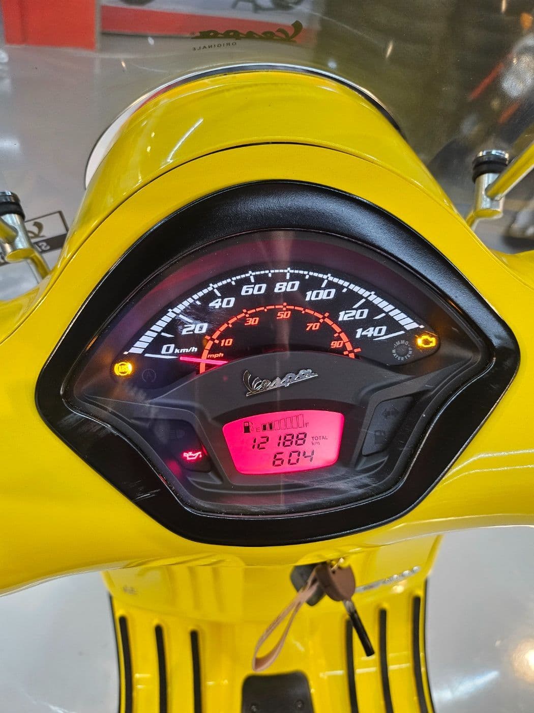 베스파 GTS 300 슈퍼스포츠 8