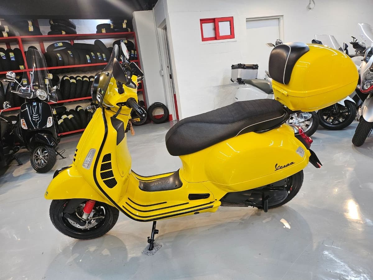 베스파 GTS 300 슈퍼스포츠 3