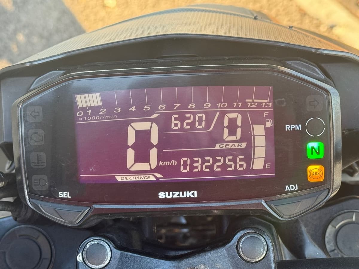 스즈키 GSX S 125 9