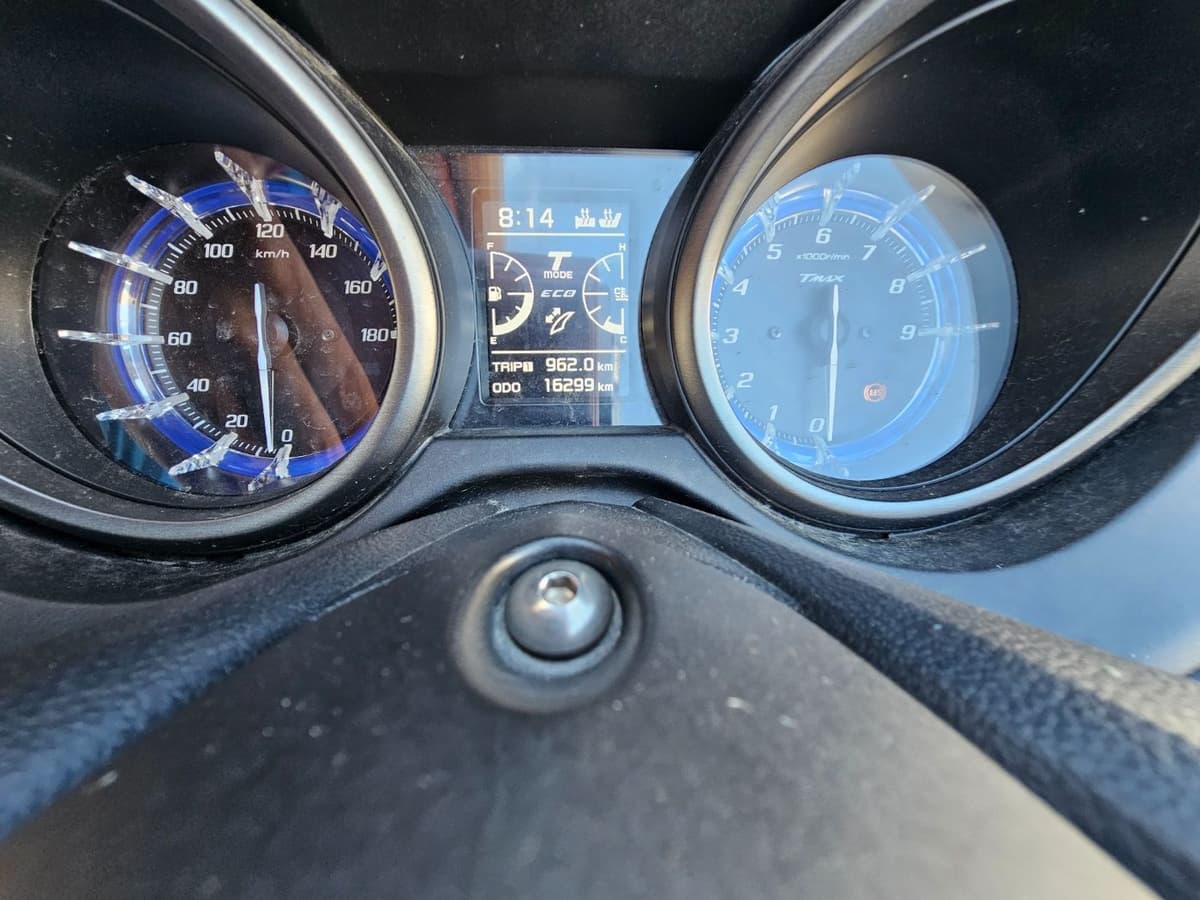 야마하 TMAX 560 2