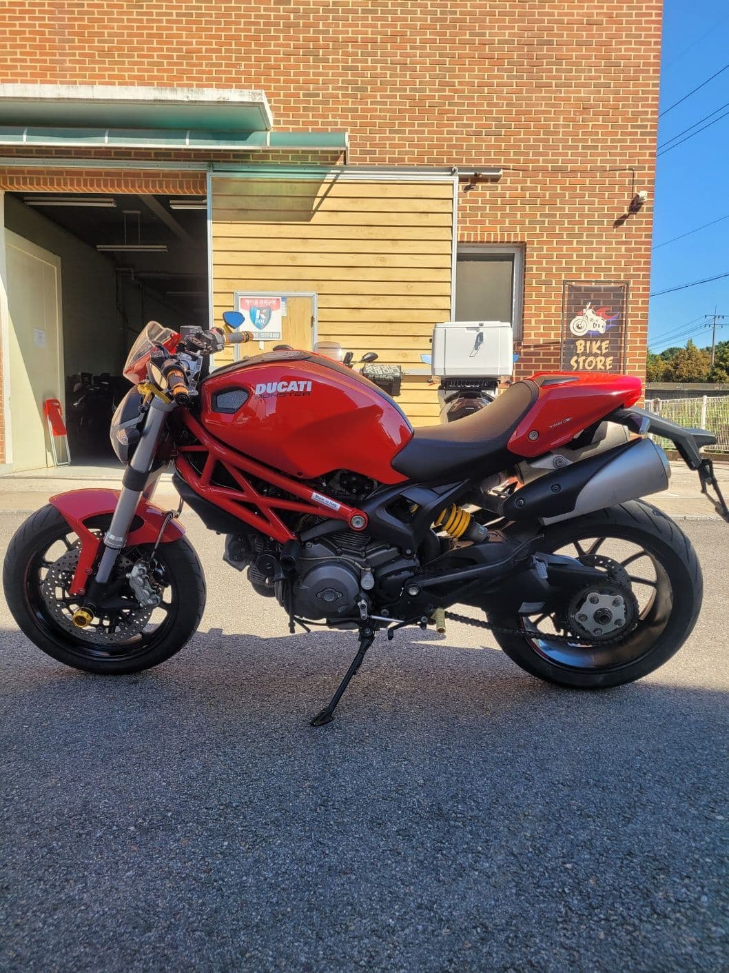 두카티 몬스터 796 4