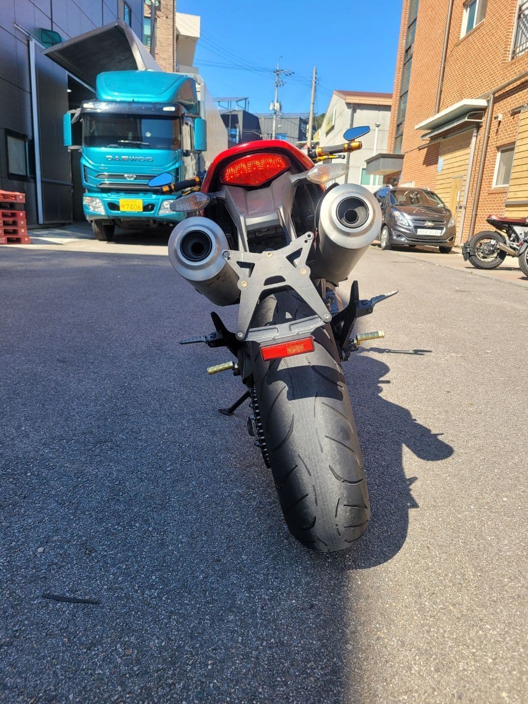 두카티 몬스터 796 more