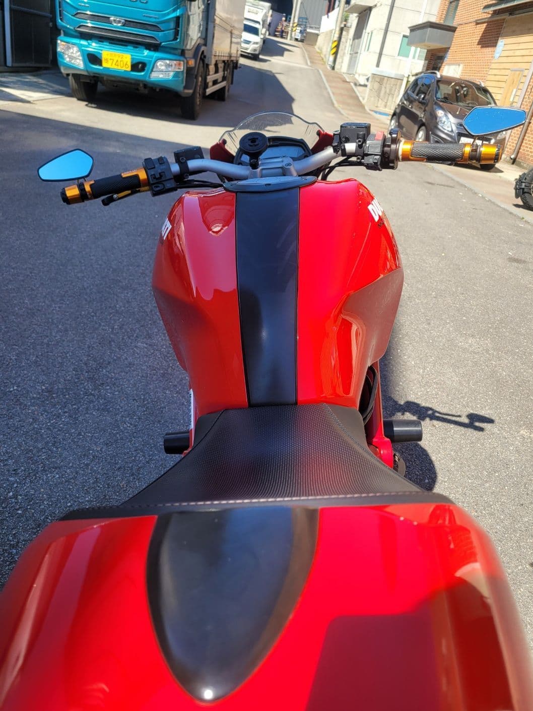 두카티 몬스터 796 9