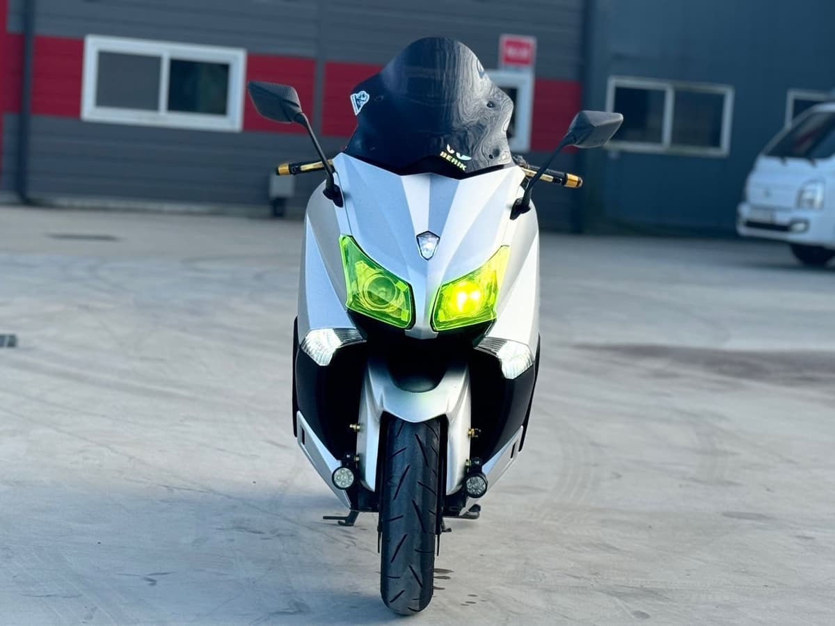 야마하 TMAX 530 3