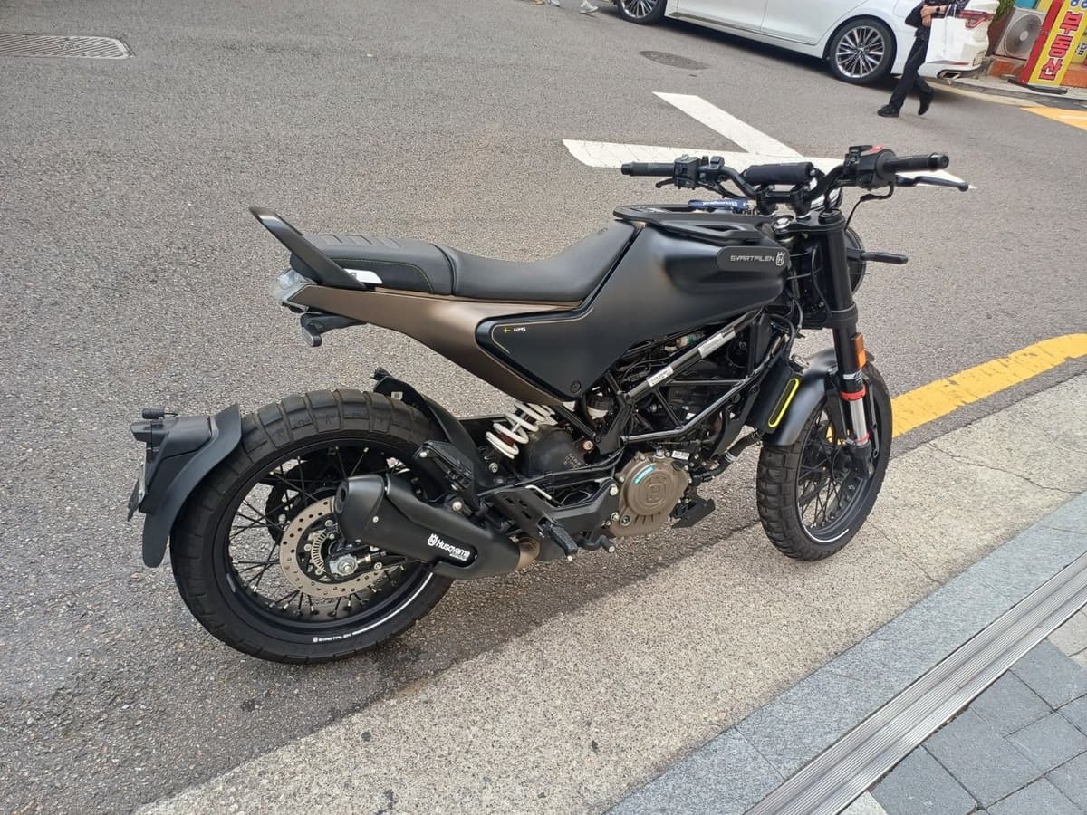 허스크바나 스바르트필렌 125 9