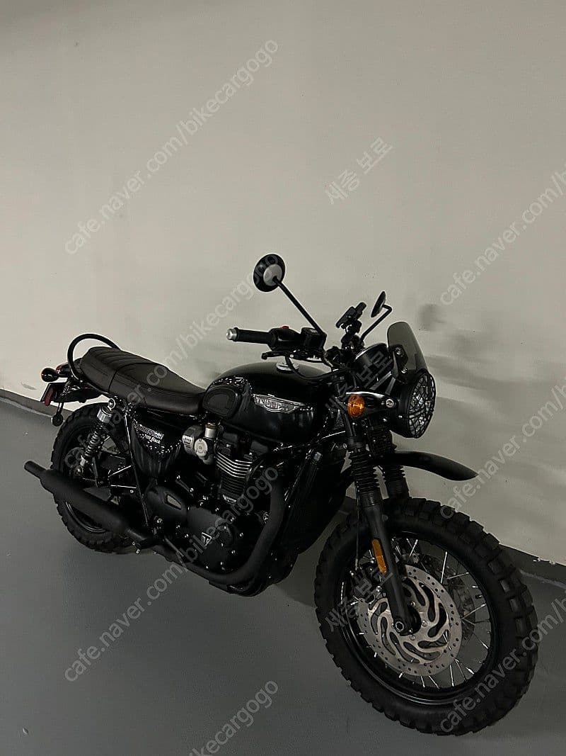 트라이엄프 본네빌 T120 블랙 1